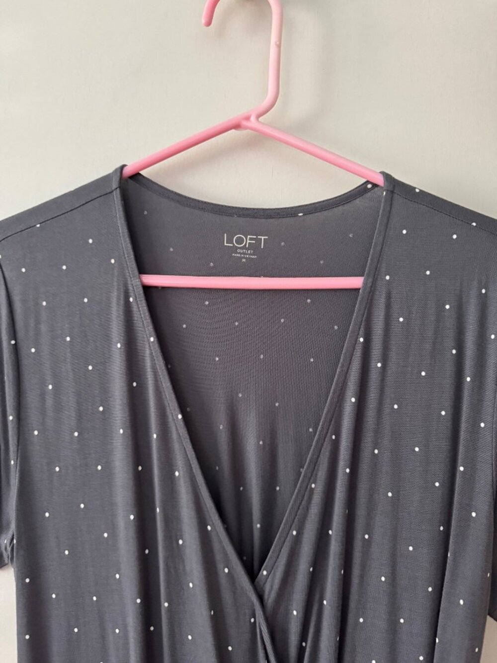 Loft Outlet – Faux Wrap Gray Polka Dots Top – Size L